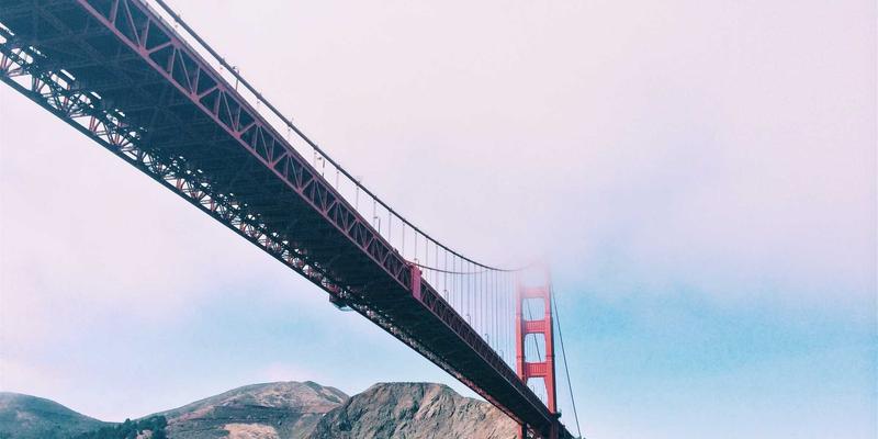 奥扎克湖周边特色小镇深度游：从布兰森到欧扎克山的文化之旅指南