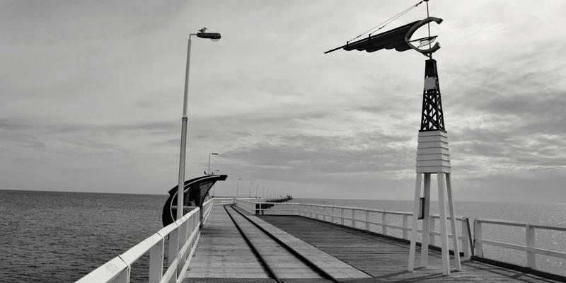 奥扎克湖旅行指南：揭秘水草与鱼类的共生奇观与自然风光
